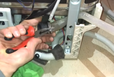 Видео-обзор: ремонт посудомоечных машин